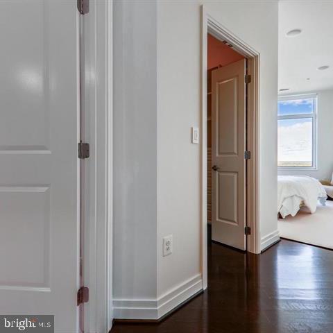 ONE PARK CREST CONDOMINIUM - Residential Lease