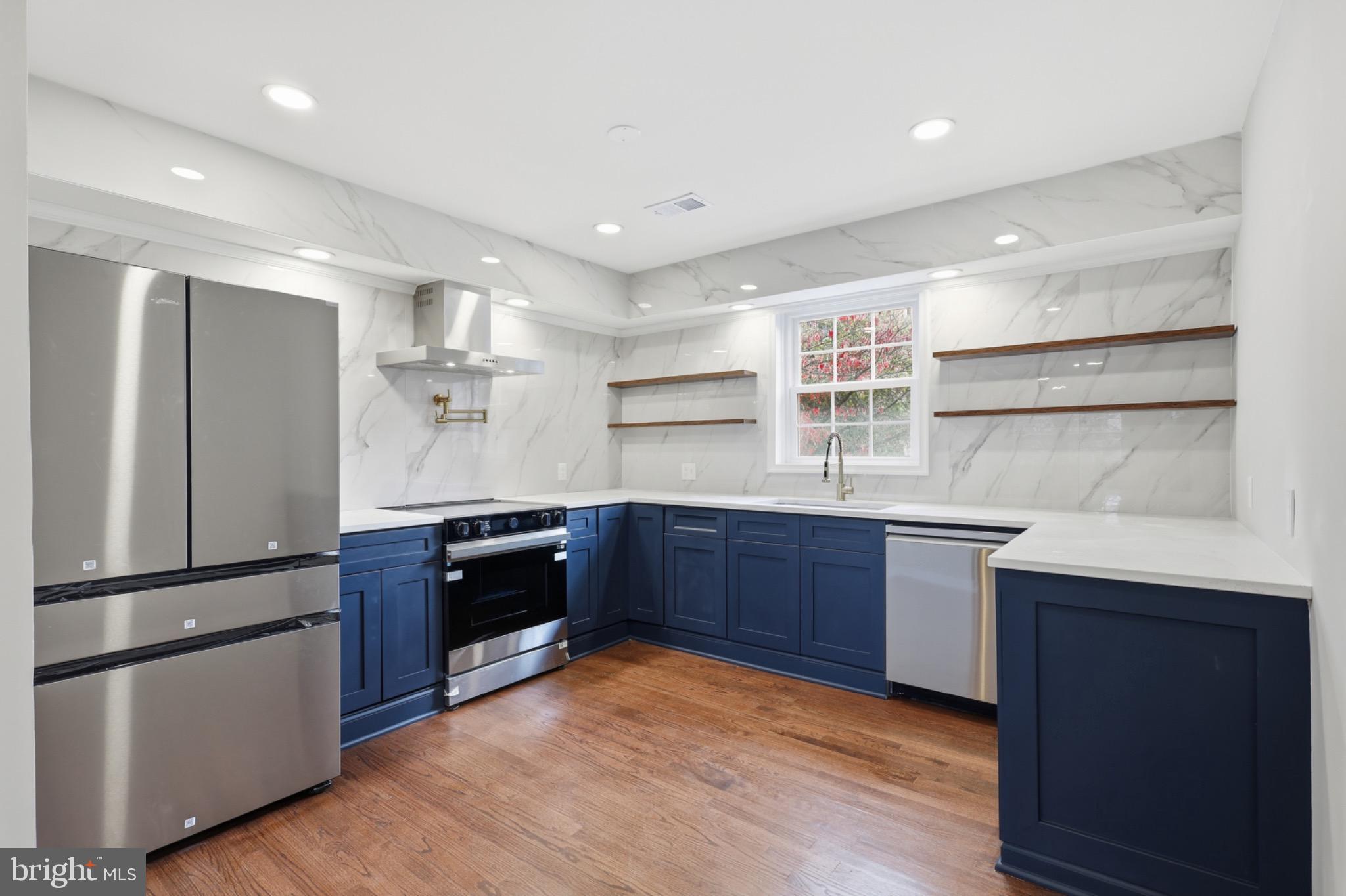 10400 WHITEHEAD STREET