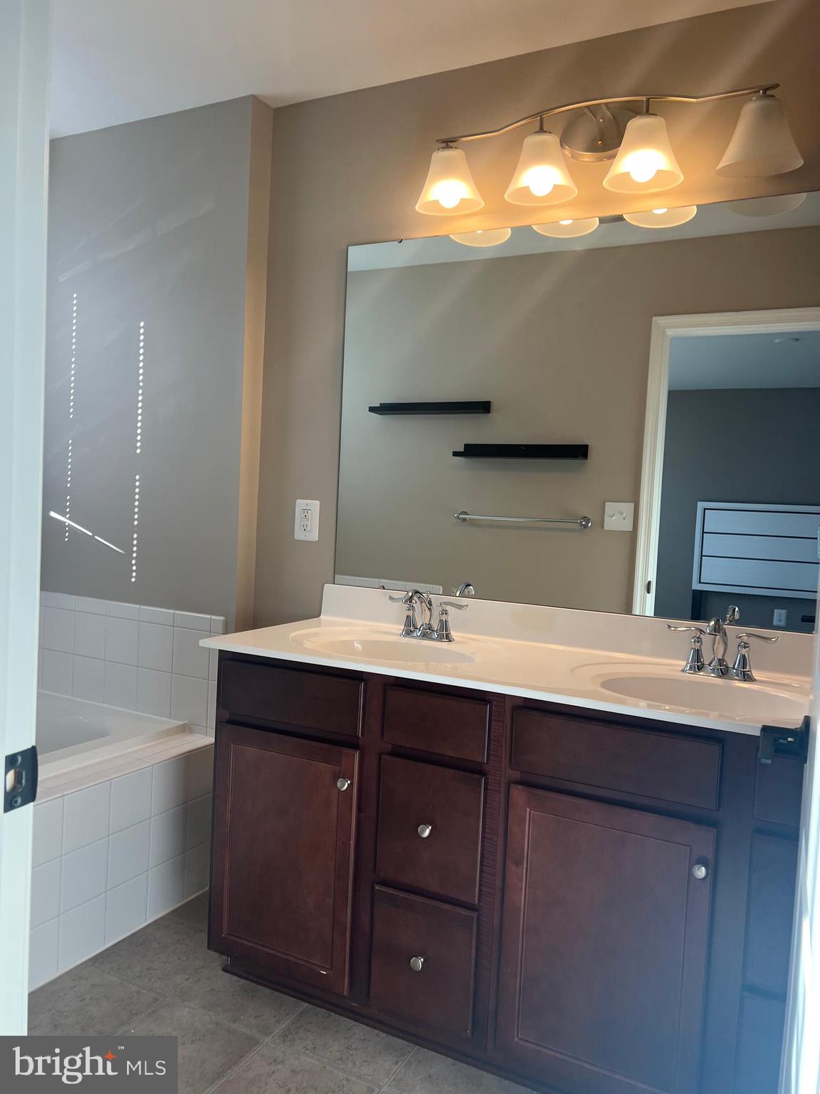 RAPPAHANNOCK LANDING - Residential Lease