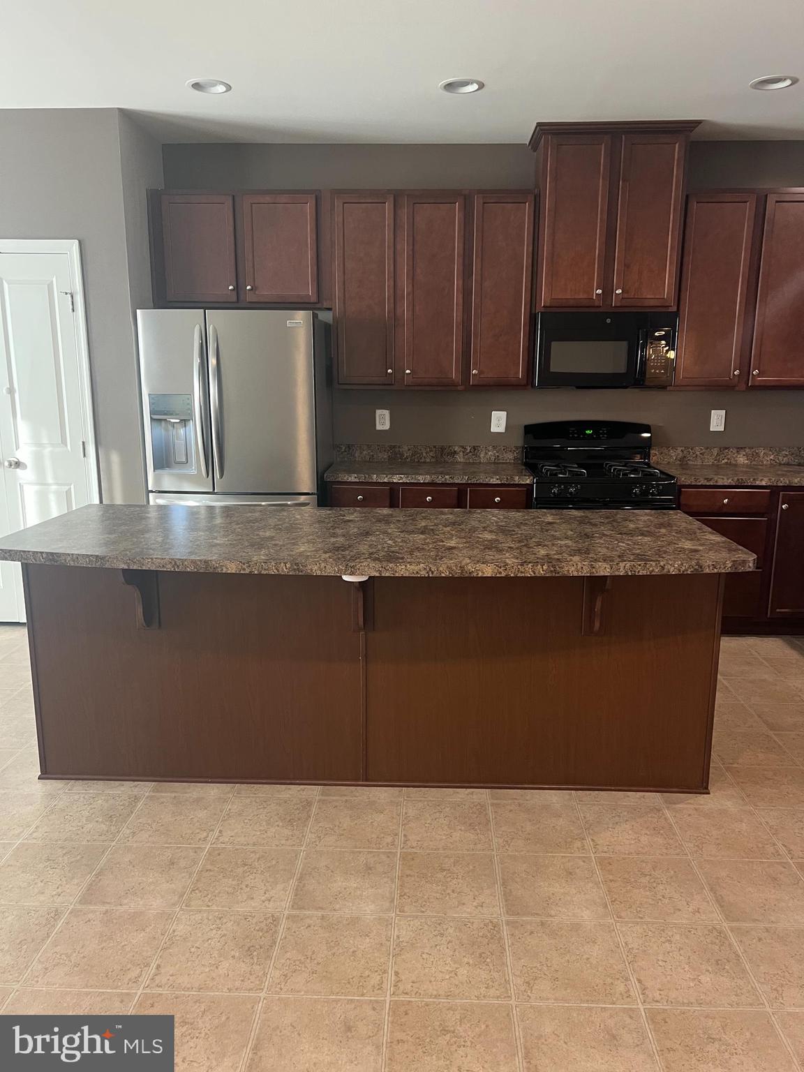 RAPPAHANNOCK LANDING - Residential Lease