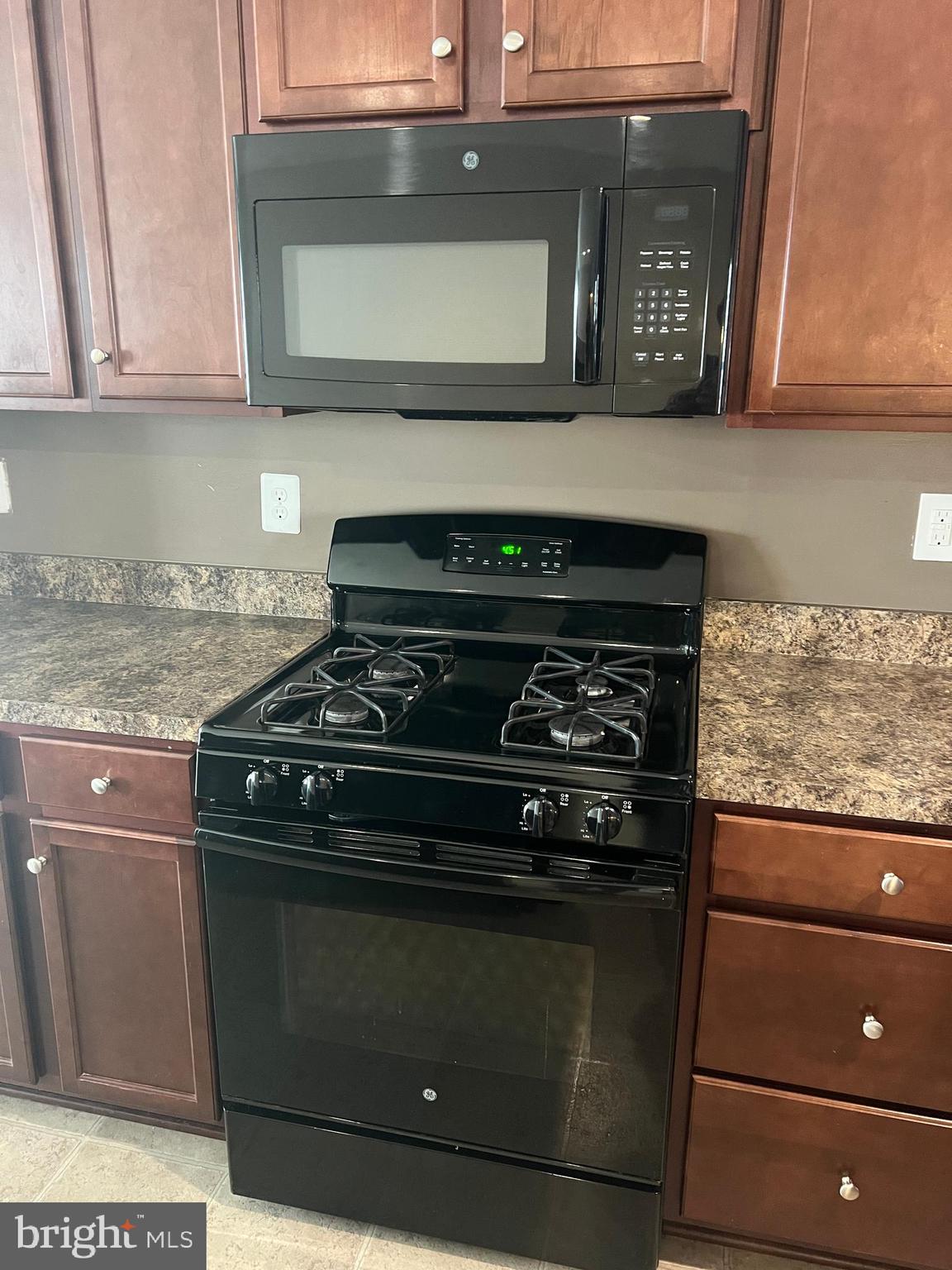 RAPPAHANNOCK LANDING - Residential Lease