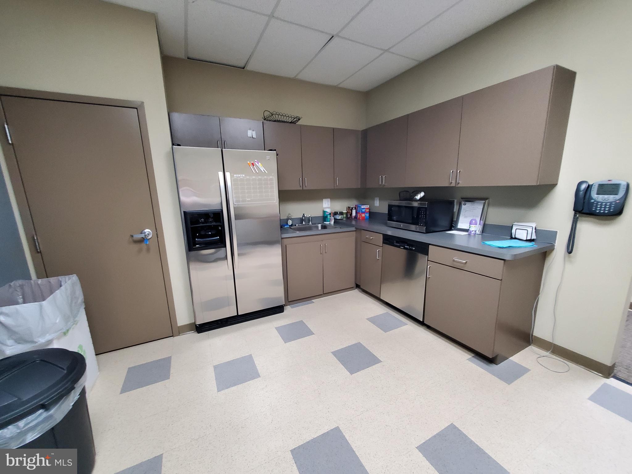 OAK HILL BUSINESS CENTER - Commercial Lease