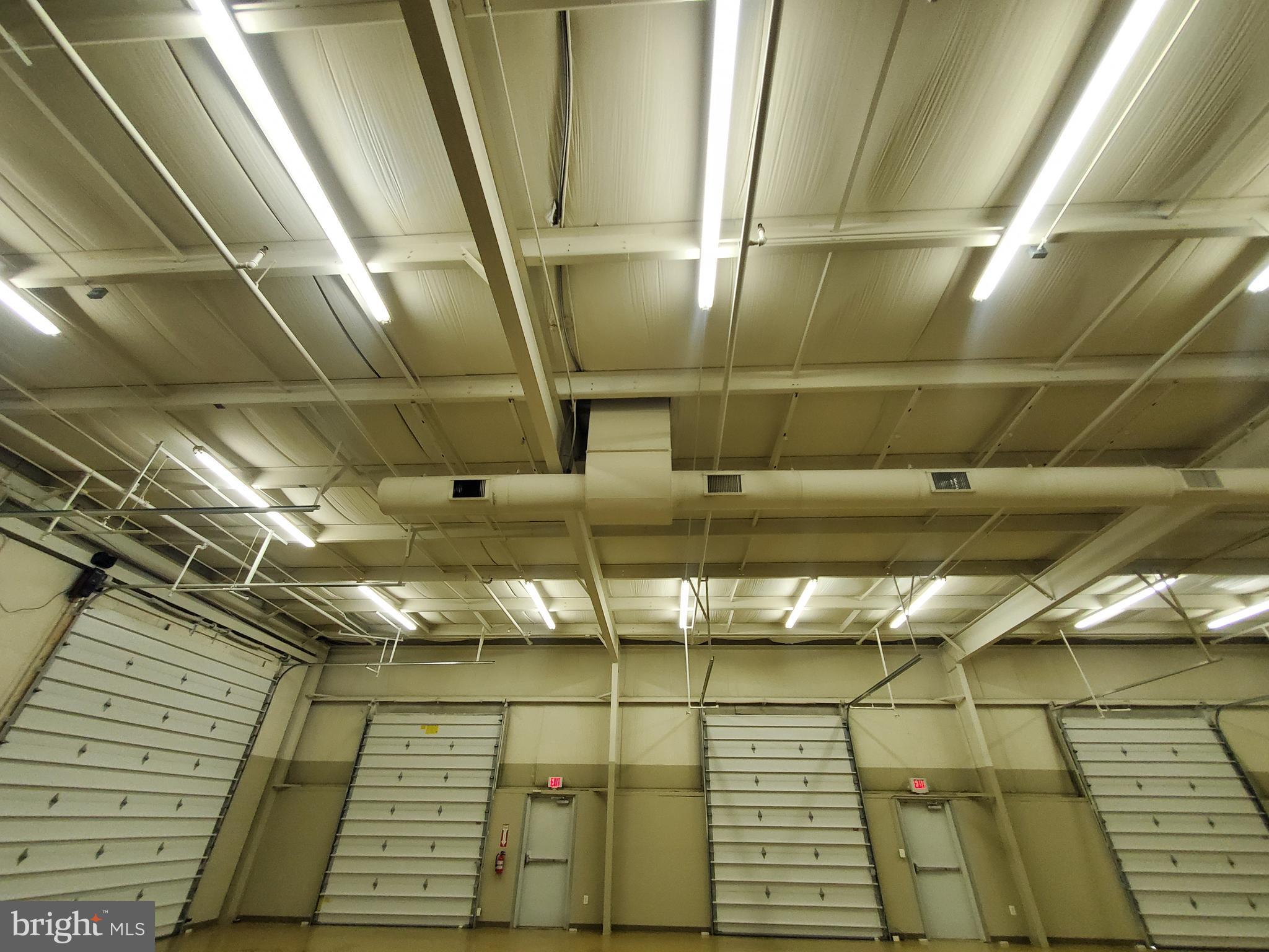 OAK HILL BUSINESS CENTER - Commercial Lease