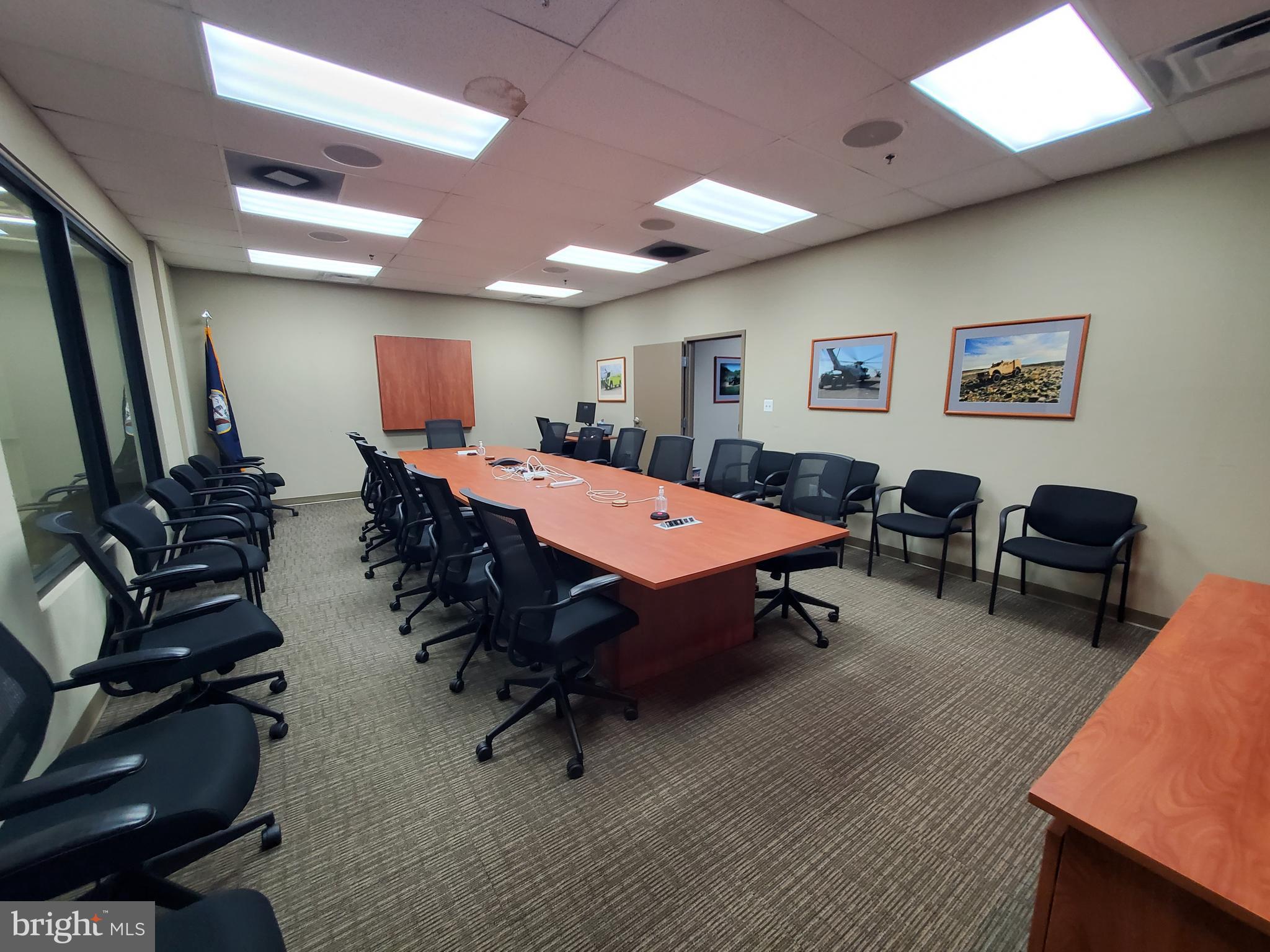 OAK HILL BUSINESS CENTER - Commercial Lease