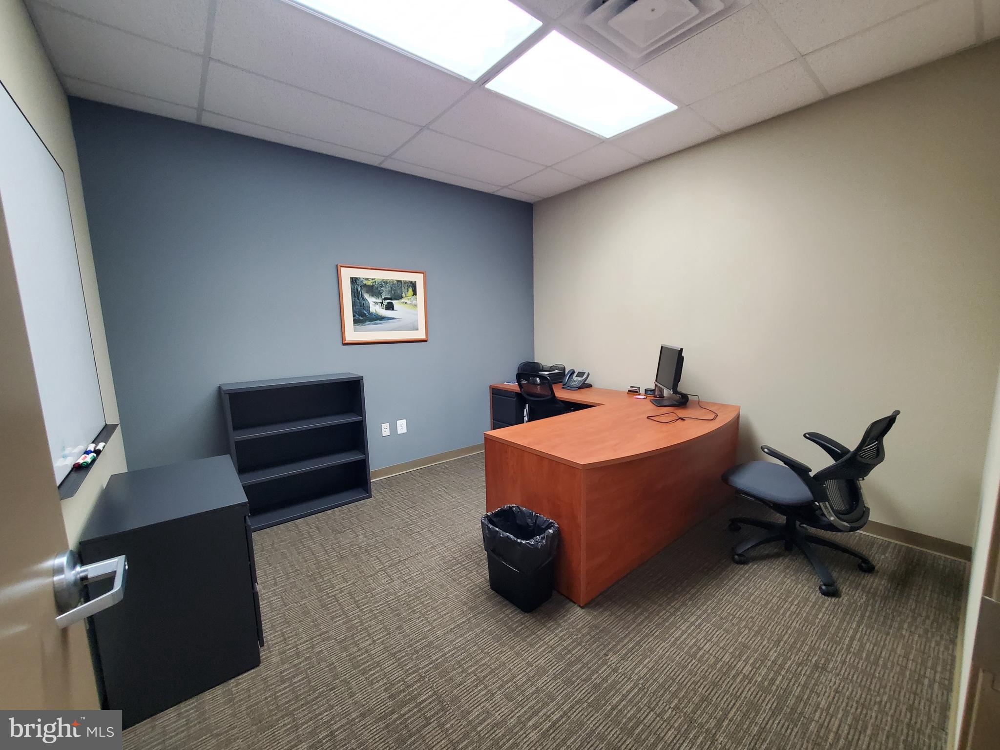 OAK HILL BUSINESS CENTER - Commercial Lease