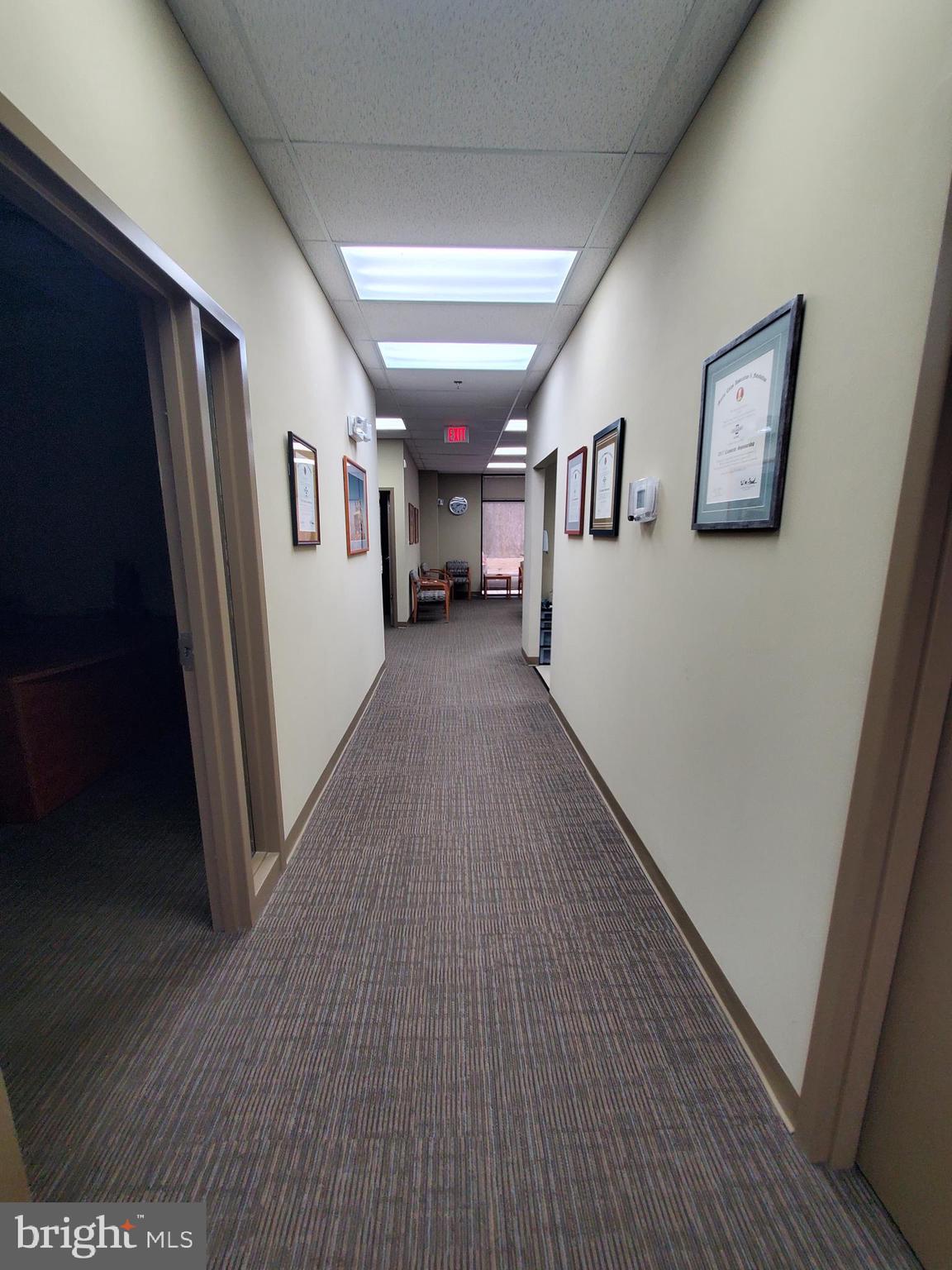 OAK HILL BUSINESS CENTER - Commercial Lease