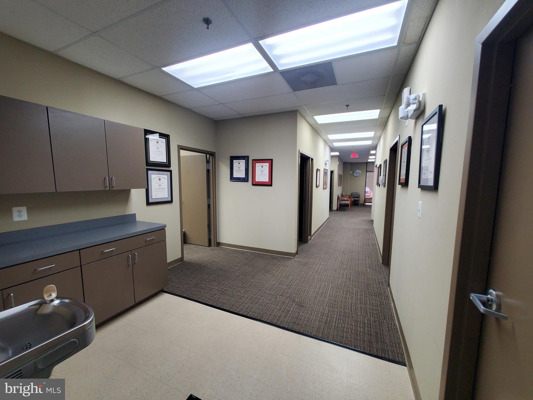 OAK HILL BUSINESS CENTER - Commercial Lease