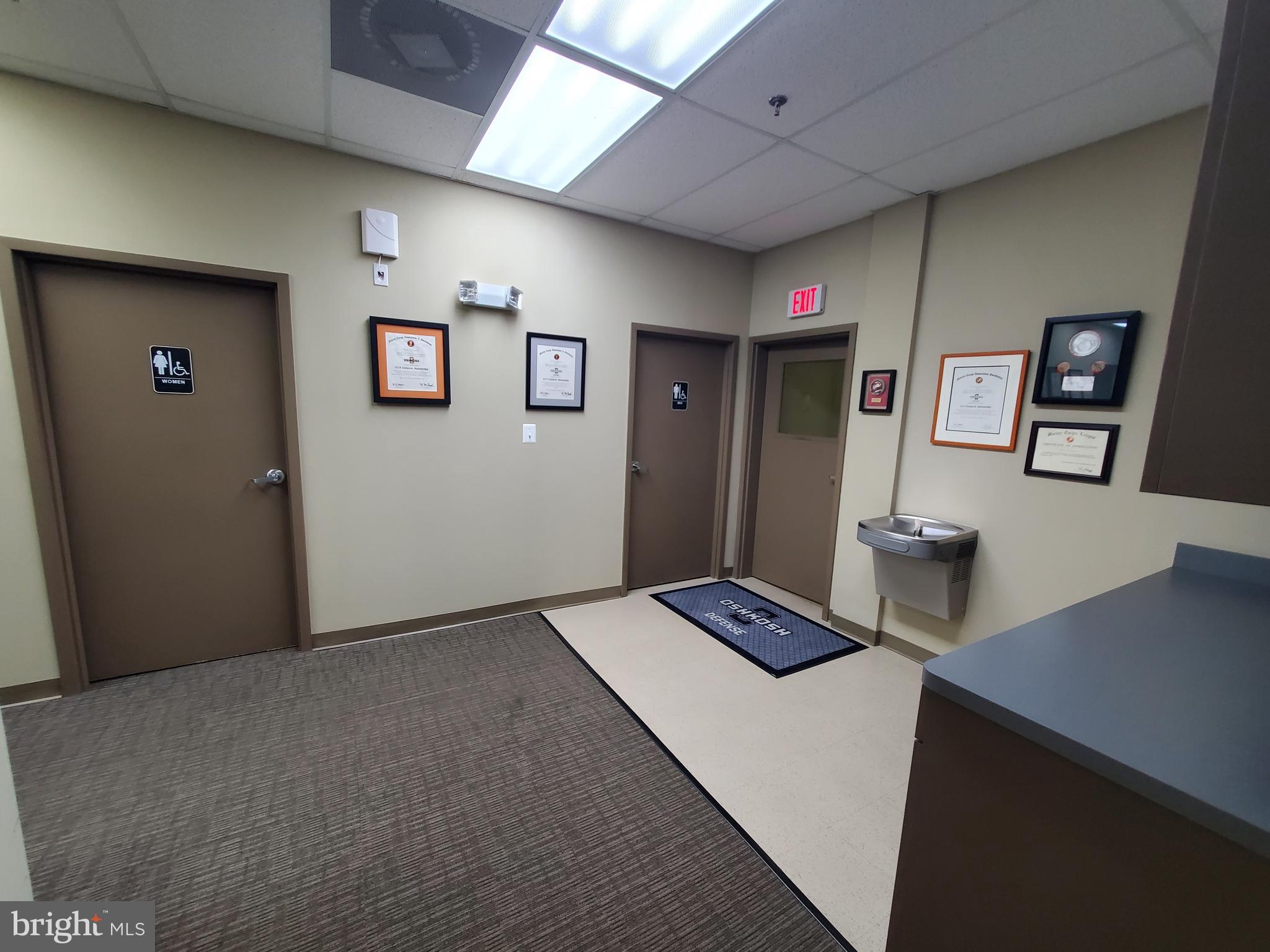 OAK HILL BUSINESS CENTER - Commercial Lease