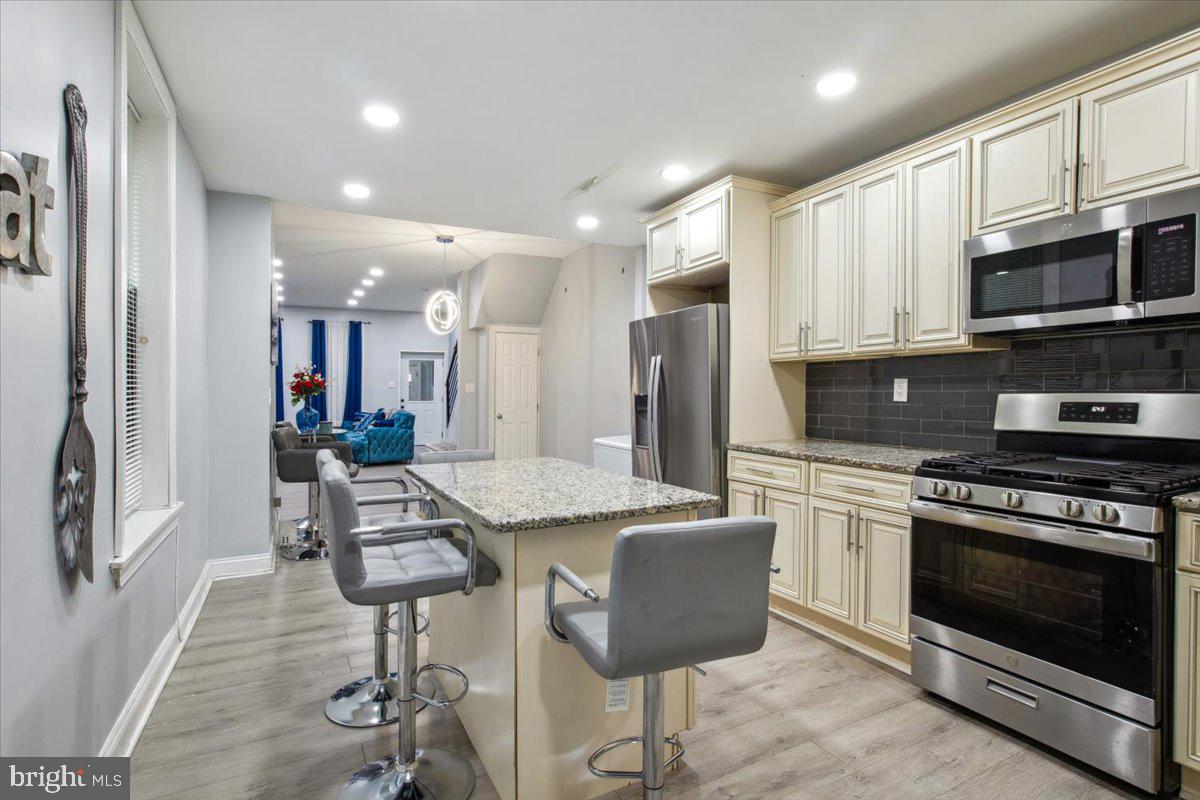 STRAWBERRY MANSION - Residential