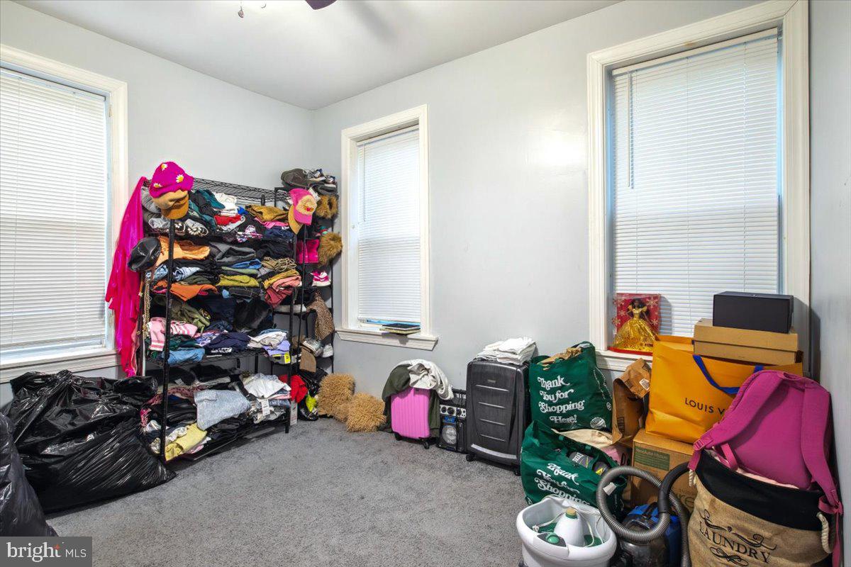 STRAWBERRY MANSION - Residential