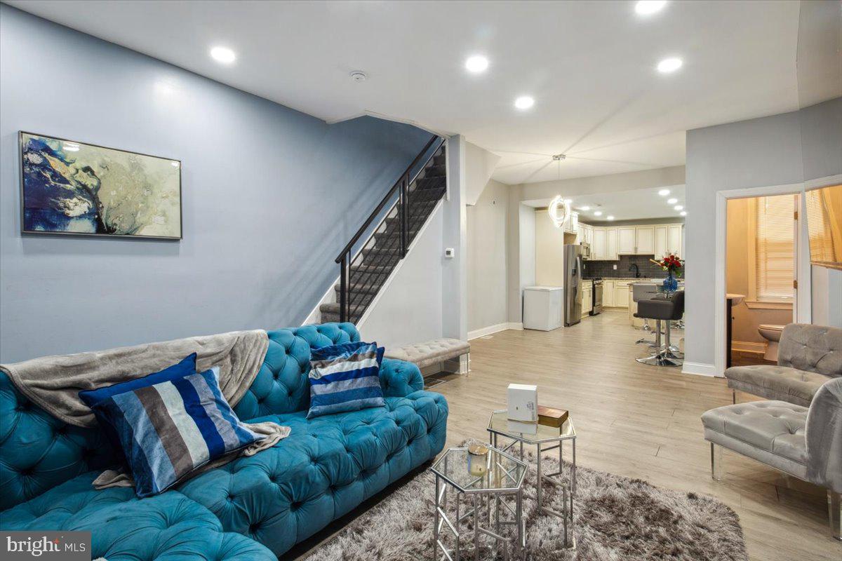 STRAWBERRY MANSION - Residential