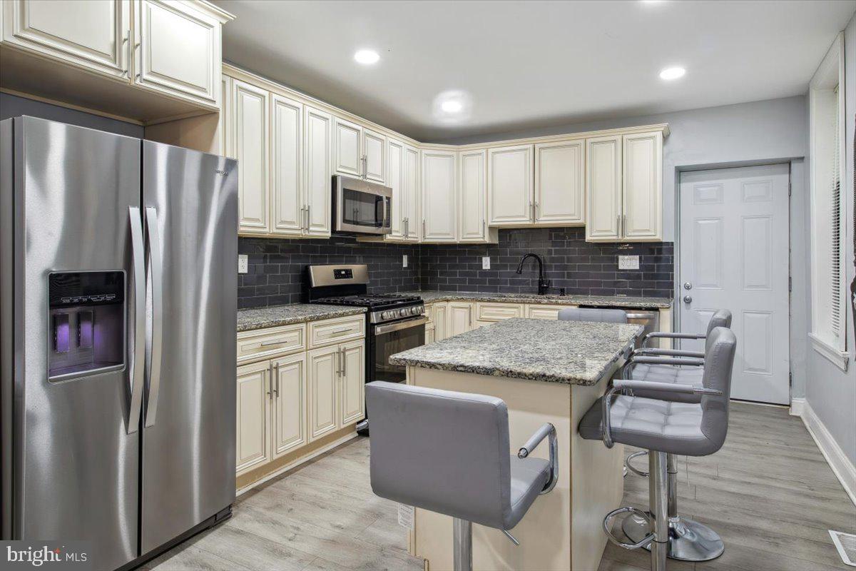 STRAWBERRY MANSION - Residential