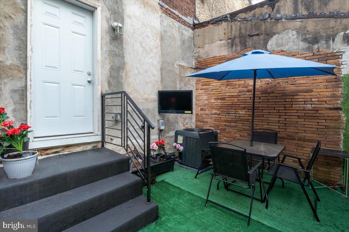 STRAWBERRY MANSION - Residential