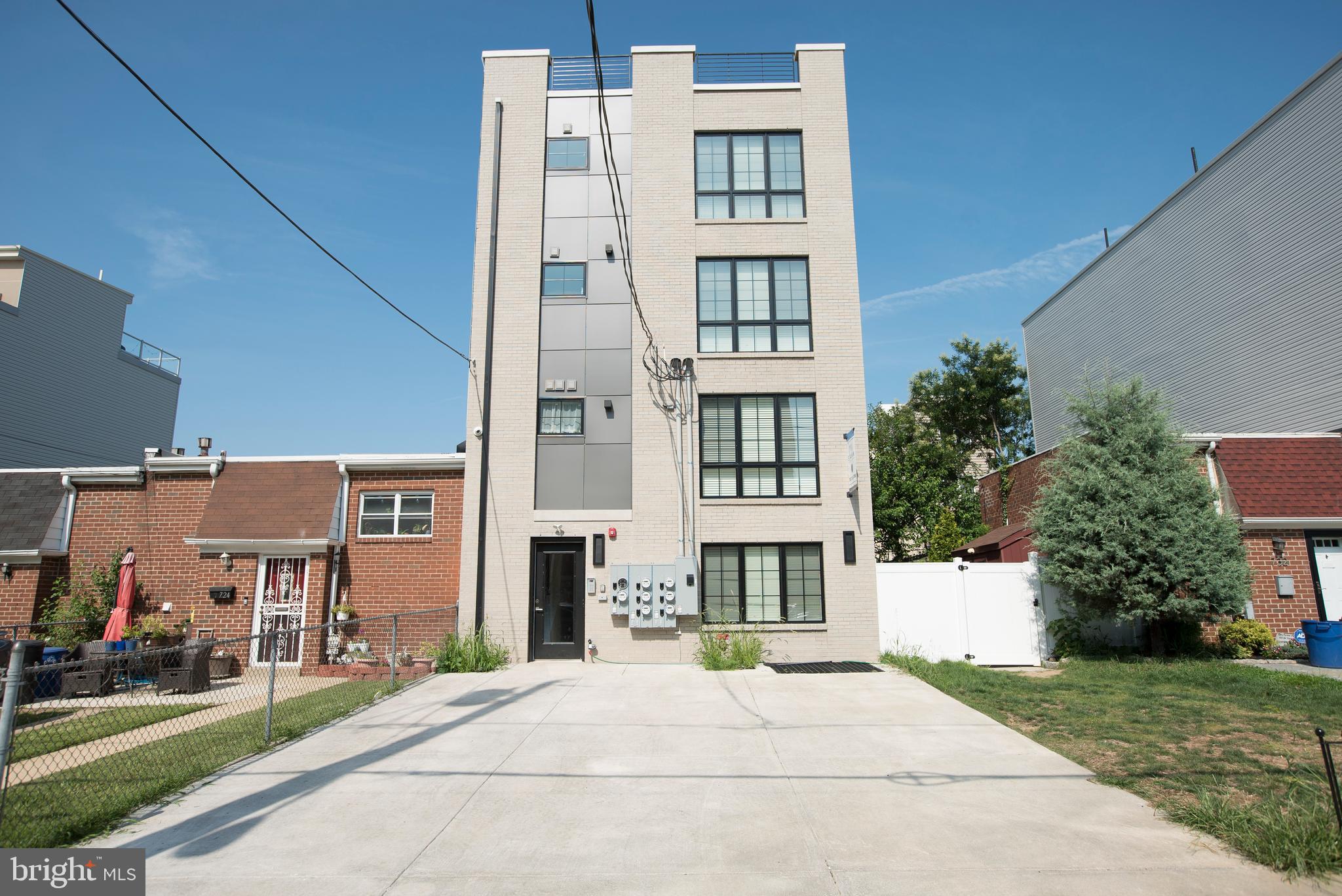 FAIRMOUNT - Residential Lease