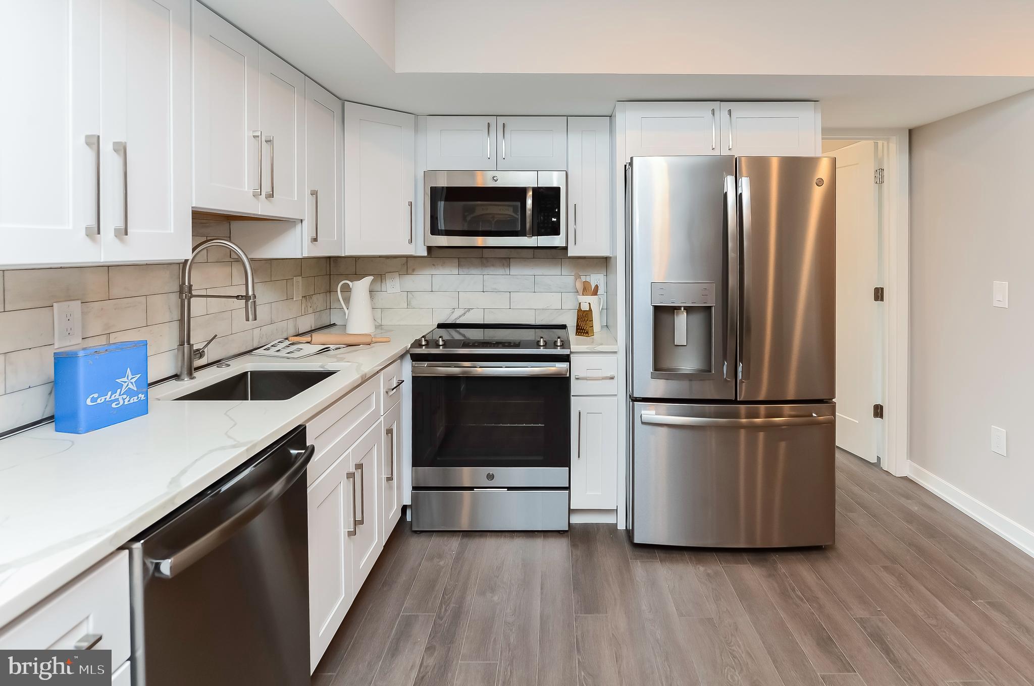 FAIRMOUNT - Residential Lease