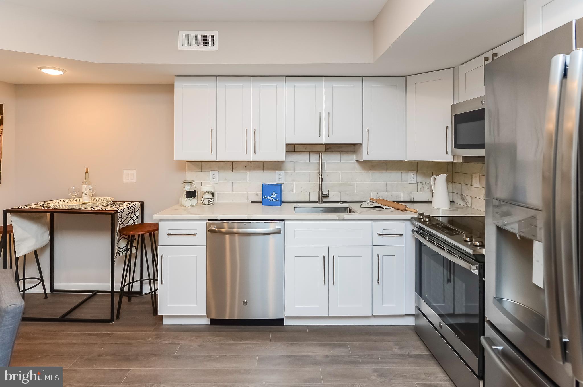 FAIRMOUNT - Residential Lease