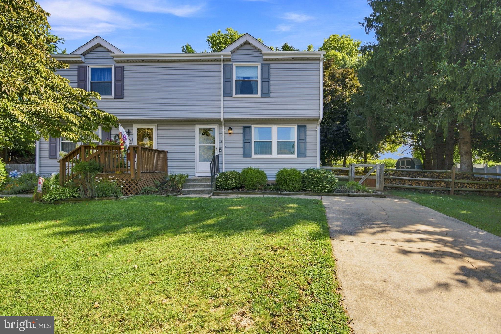 1009 FOXCROFT COURT