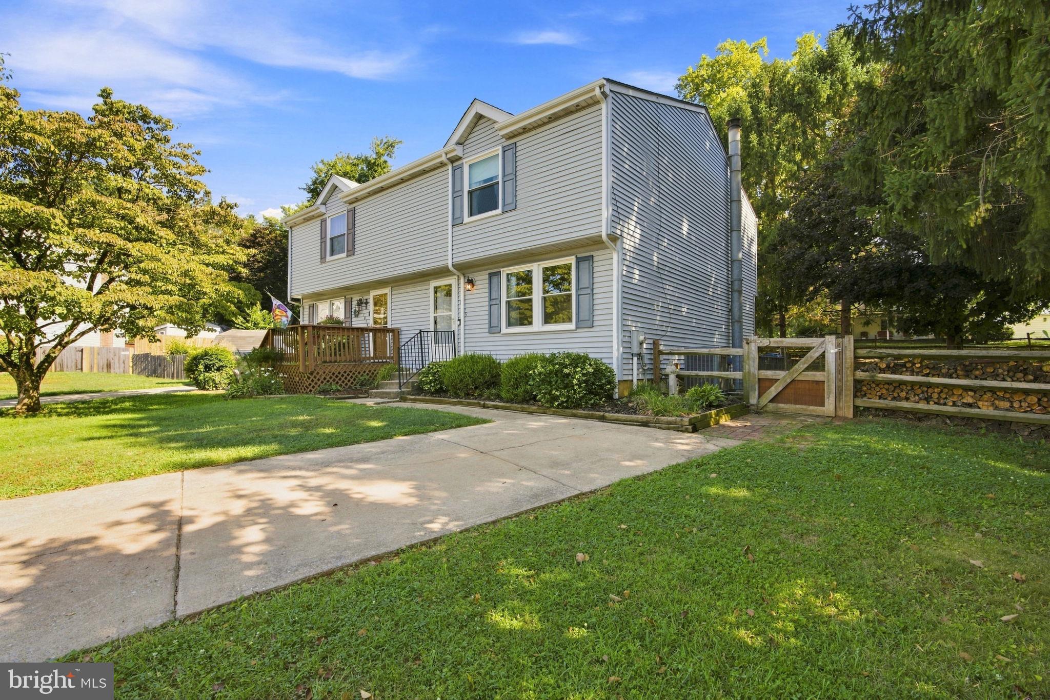 1009 FOXCROFT COURT