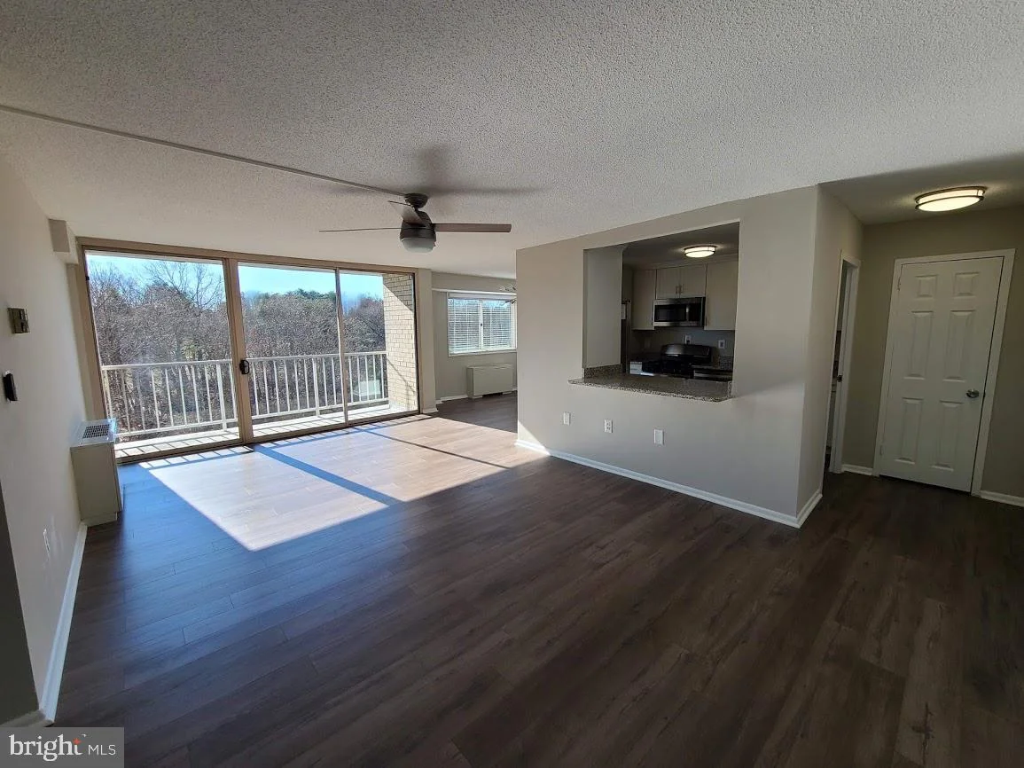 2500 N Van Dorn Street Unit 922, Alexandria, VA 22302