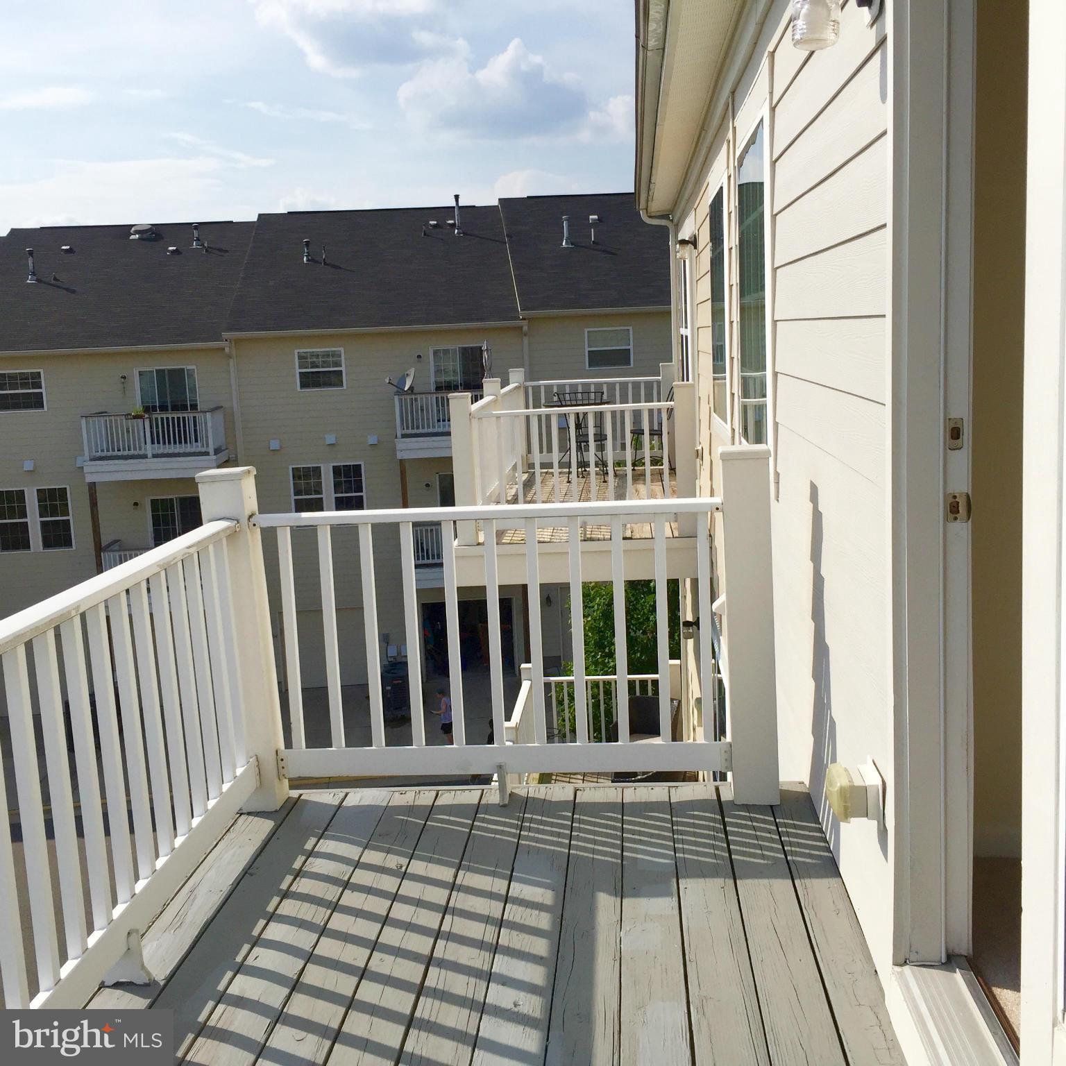 LANSDOWNE TOWN CENTER - Residential Lease