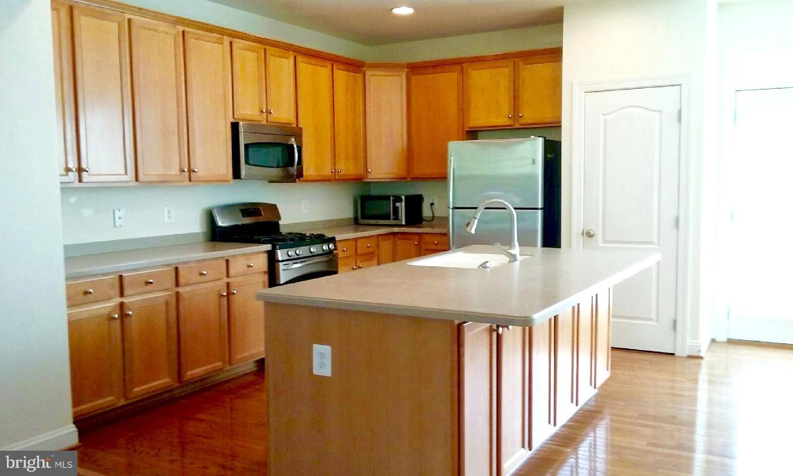 LANSDOWNE TOWN CENTER - Residential Lease