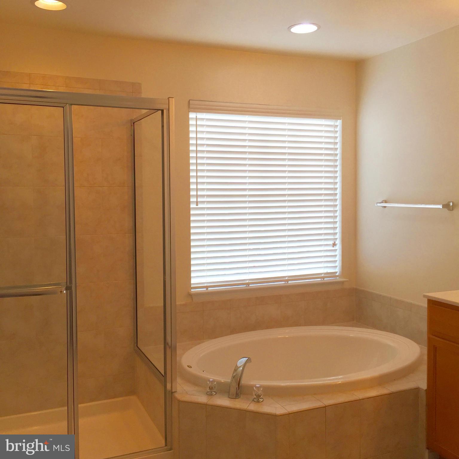 LANSDOWNE TOWN CENTER - Residential Lease