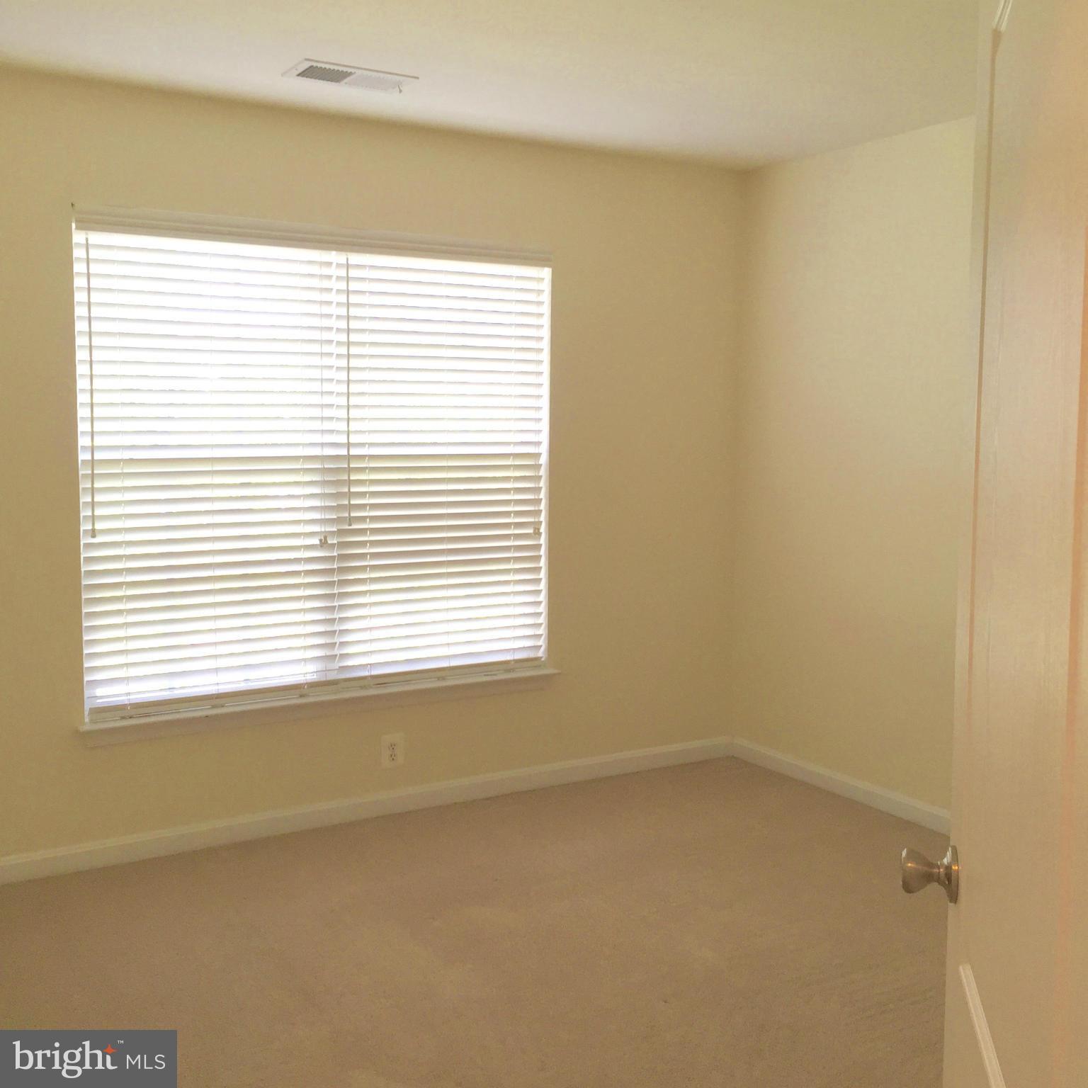 LANSDOWNE TOWN CENTER - Residential Lease