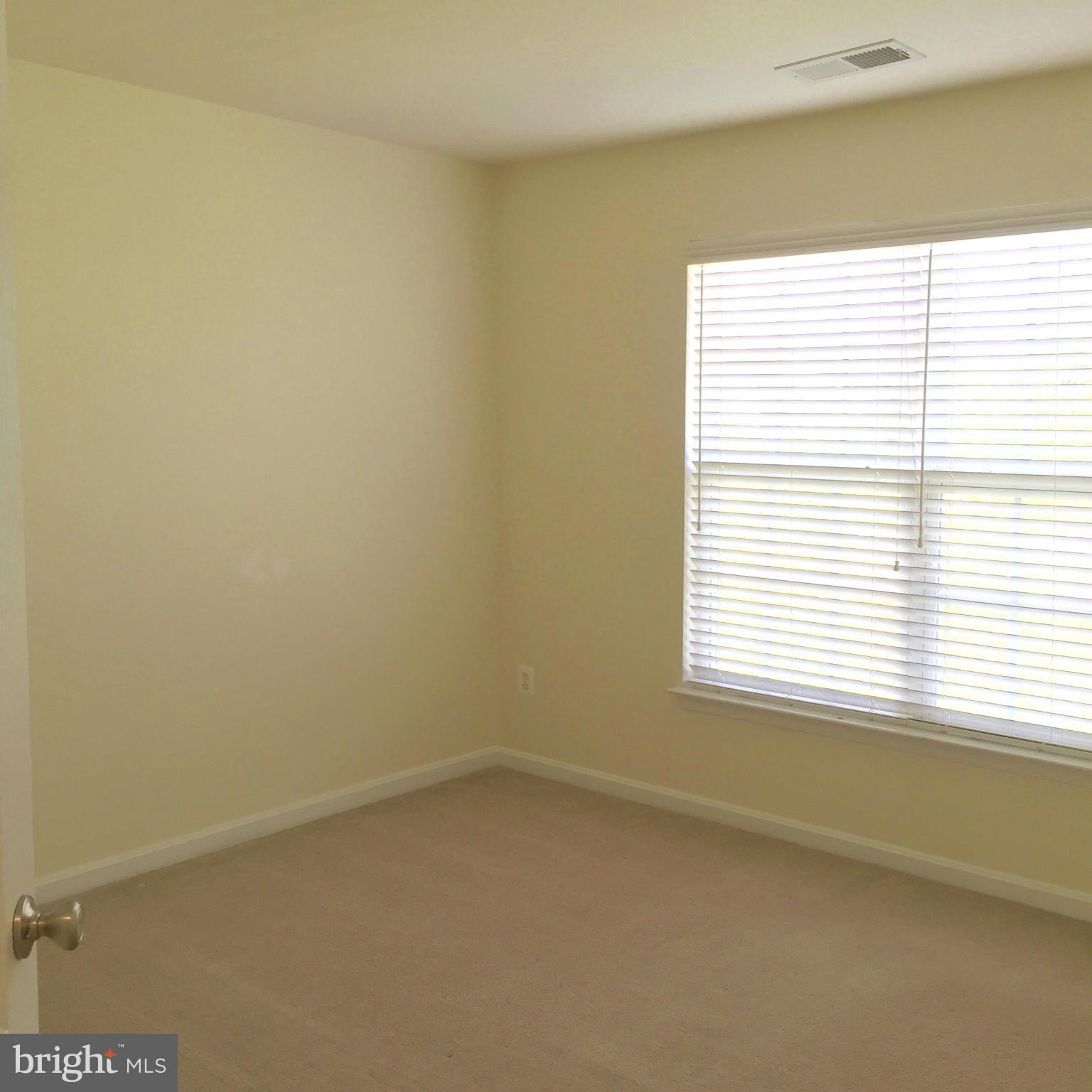 LANSDOWNE TOWN CENTER - Residential Lease