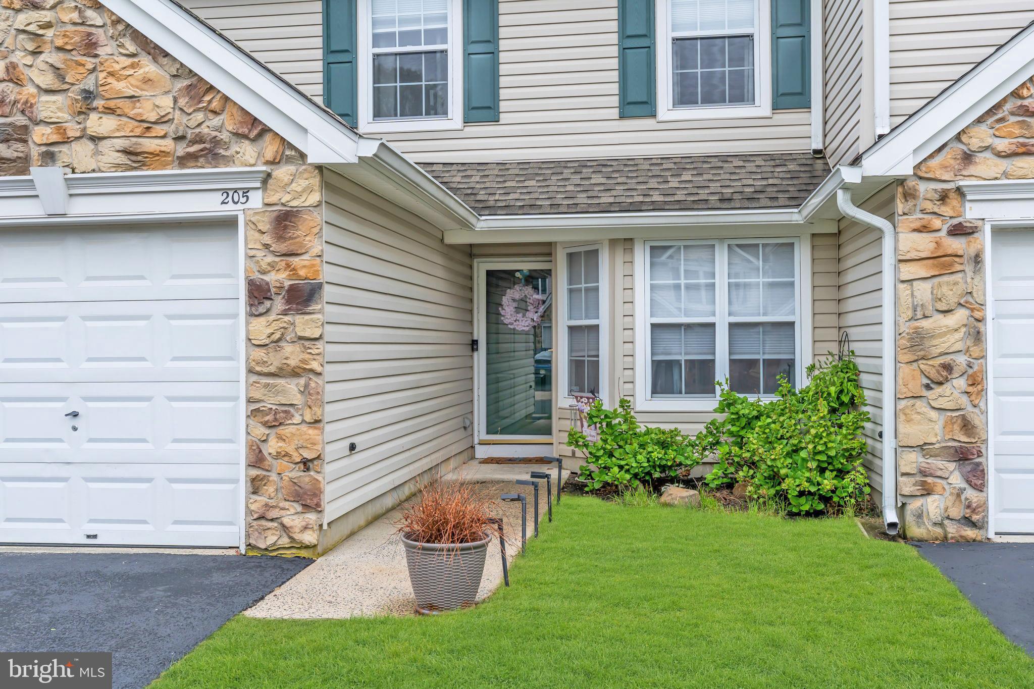 205 IRIS WAY
