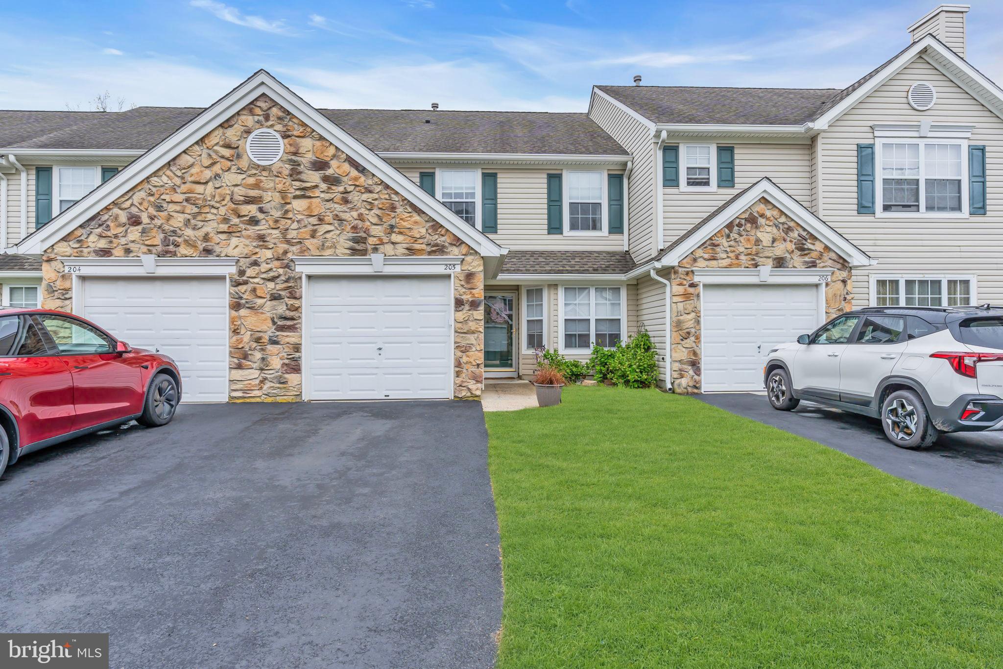 205 IRIS WAY