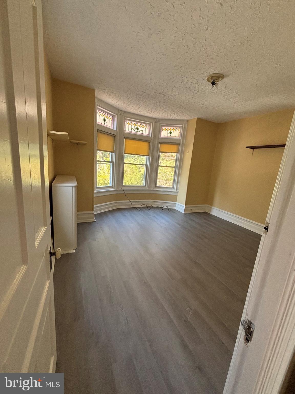 This one bedroom apartment is on the 2nd floor. It has a private balcony with nice view of Southern Reading. The large windows in the living room leave in plenty of natural light, there is also an eat in kitchen and private bath with plenty of storage space. Sorry no pets, No smoking. Apply today!
