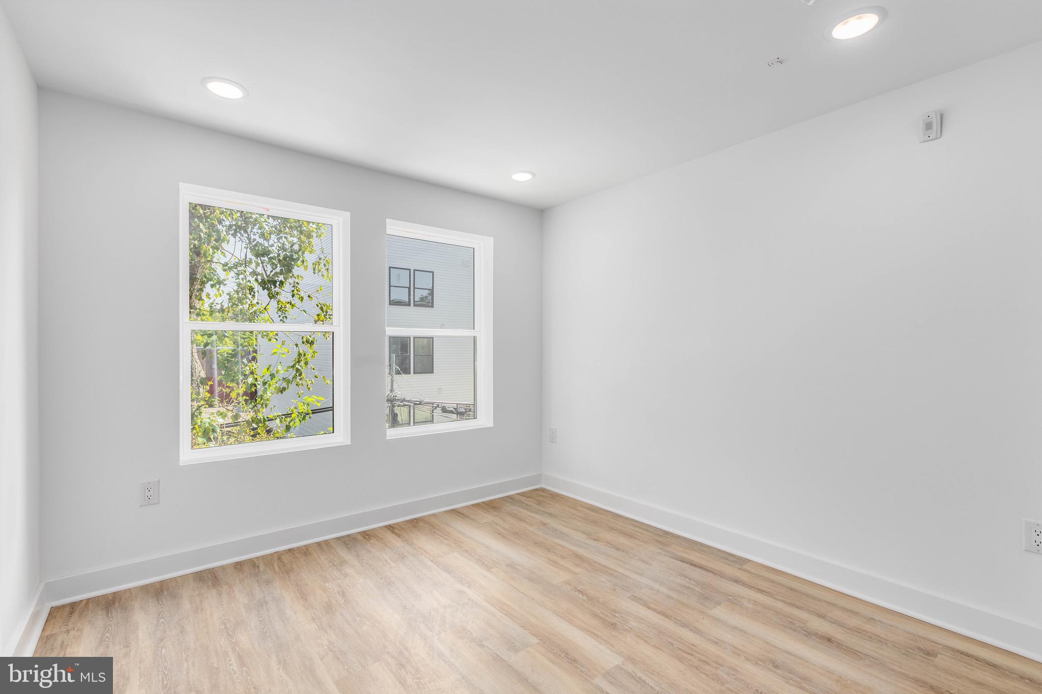 TEMPLE UNIVERSITY - Residential Lease