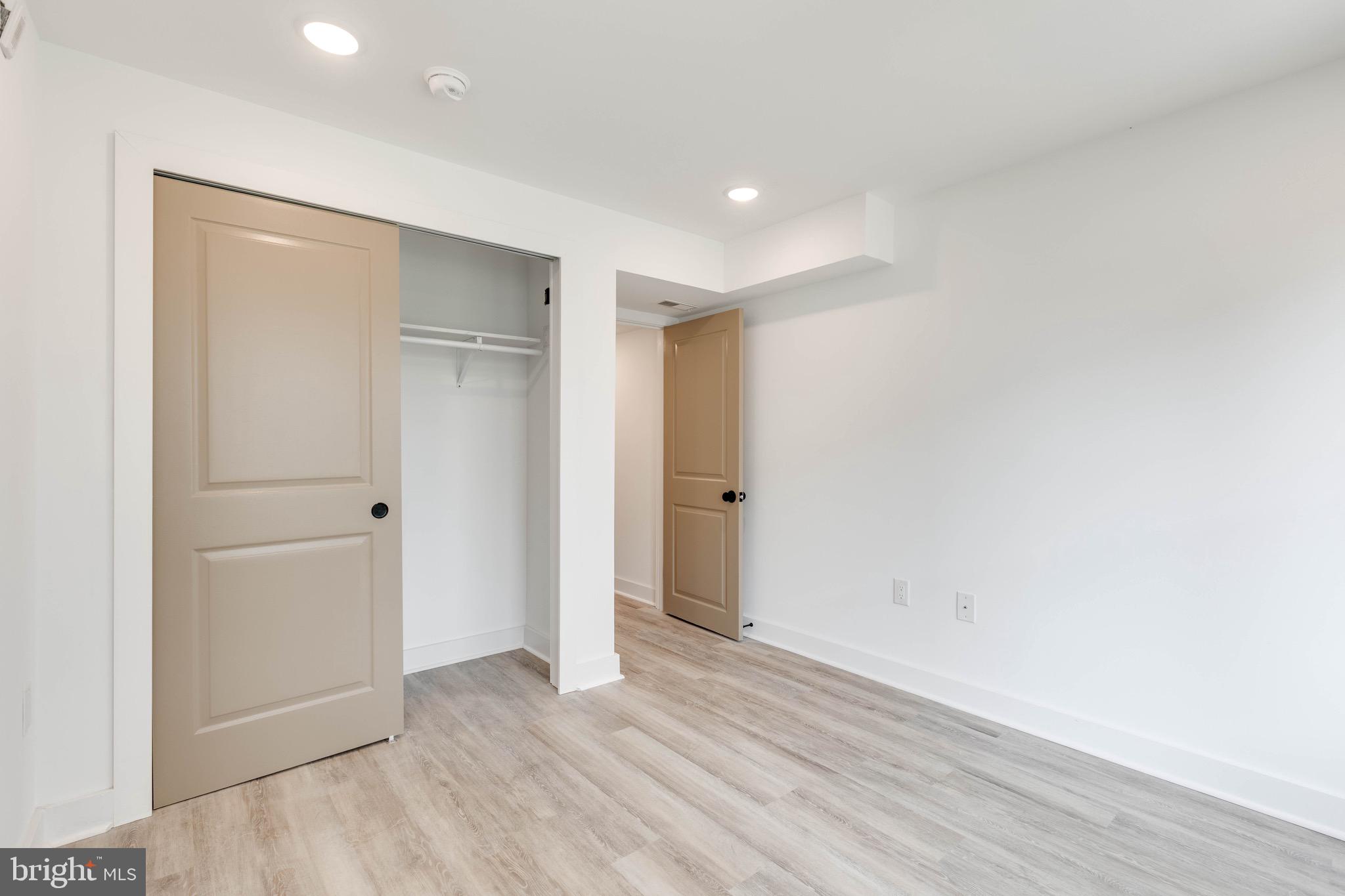 TEMPLE UNIVERSITY - Residential Lease