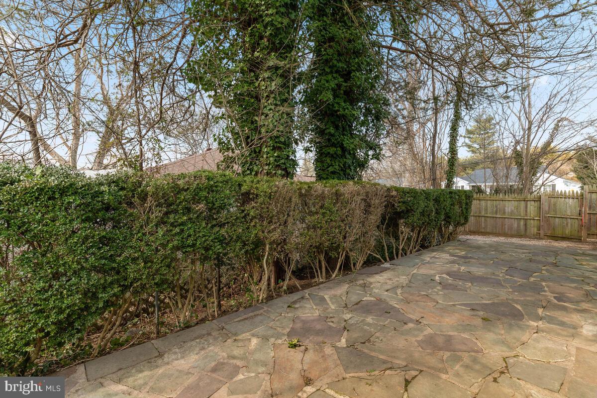 ROCK CREEK KNOLLS - Residential