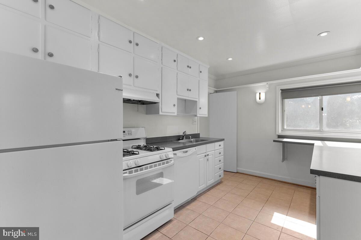 ROCK CREEK KNOLLS - Residential