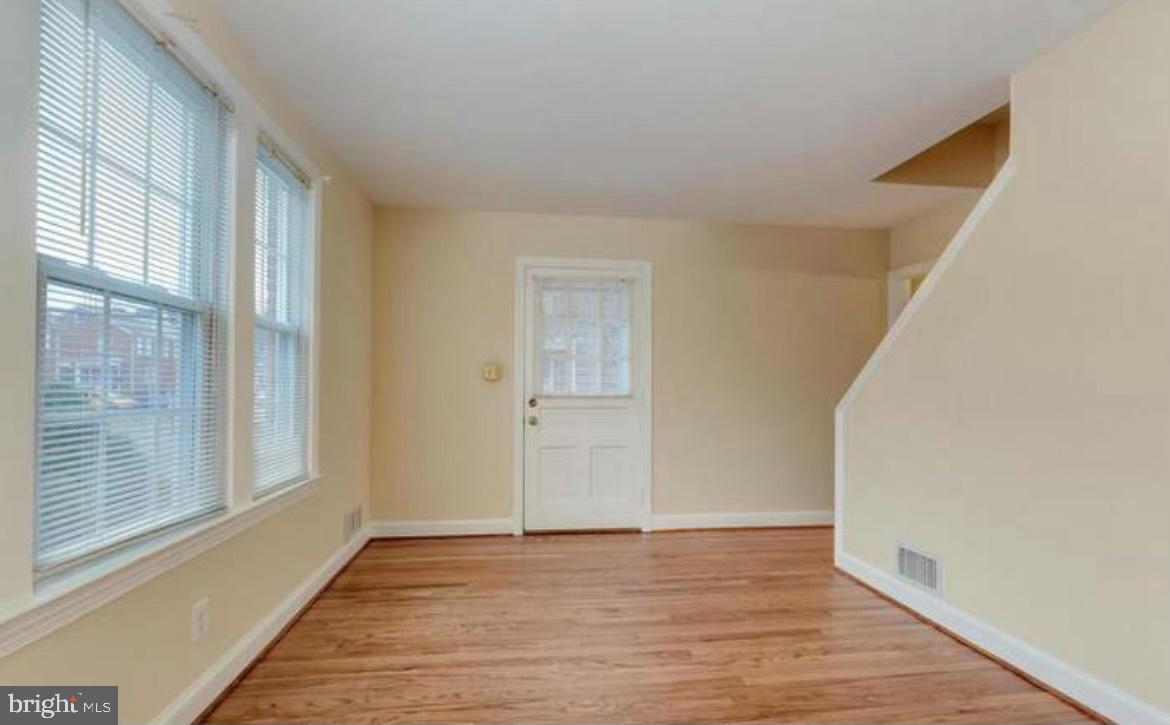 LONG BRANCH PARK - Residential Lease