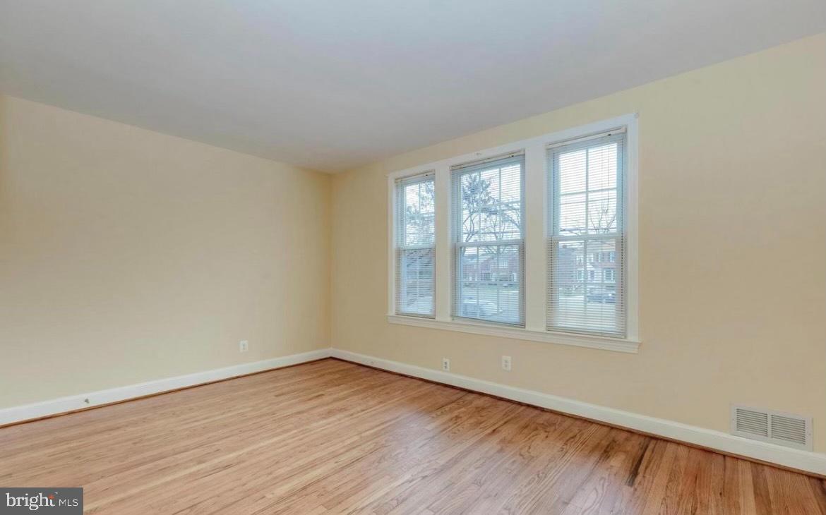 LONG BRANCH PARK - Residential Lease