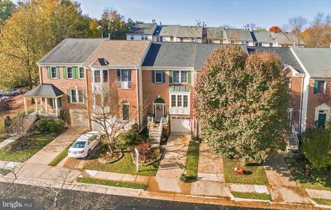 Photo of 12162 Abbey Glen Court, WOODBRIDGE, VA 22192 (MLS # VAPW2119090)