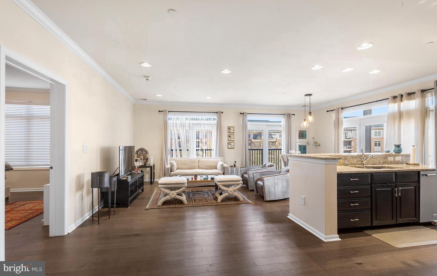 401 CARSON TERRACE 401