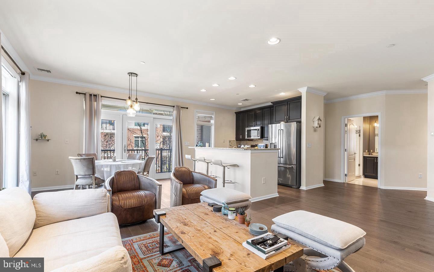 401 CARSON TERRACE 401