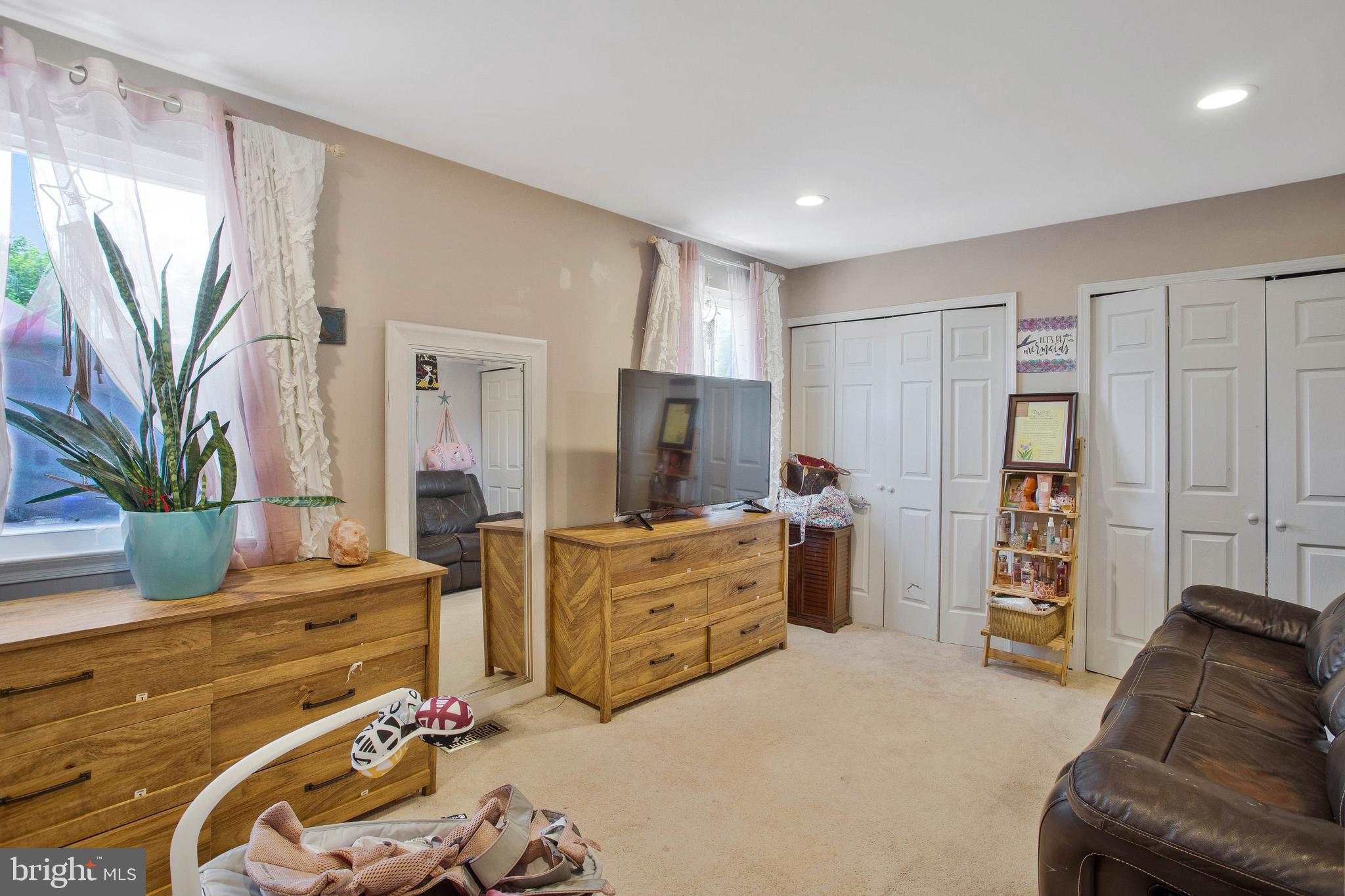 WESTLAKE VILLAGE - LANCASTER - Residential