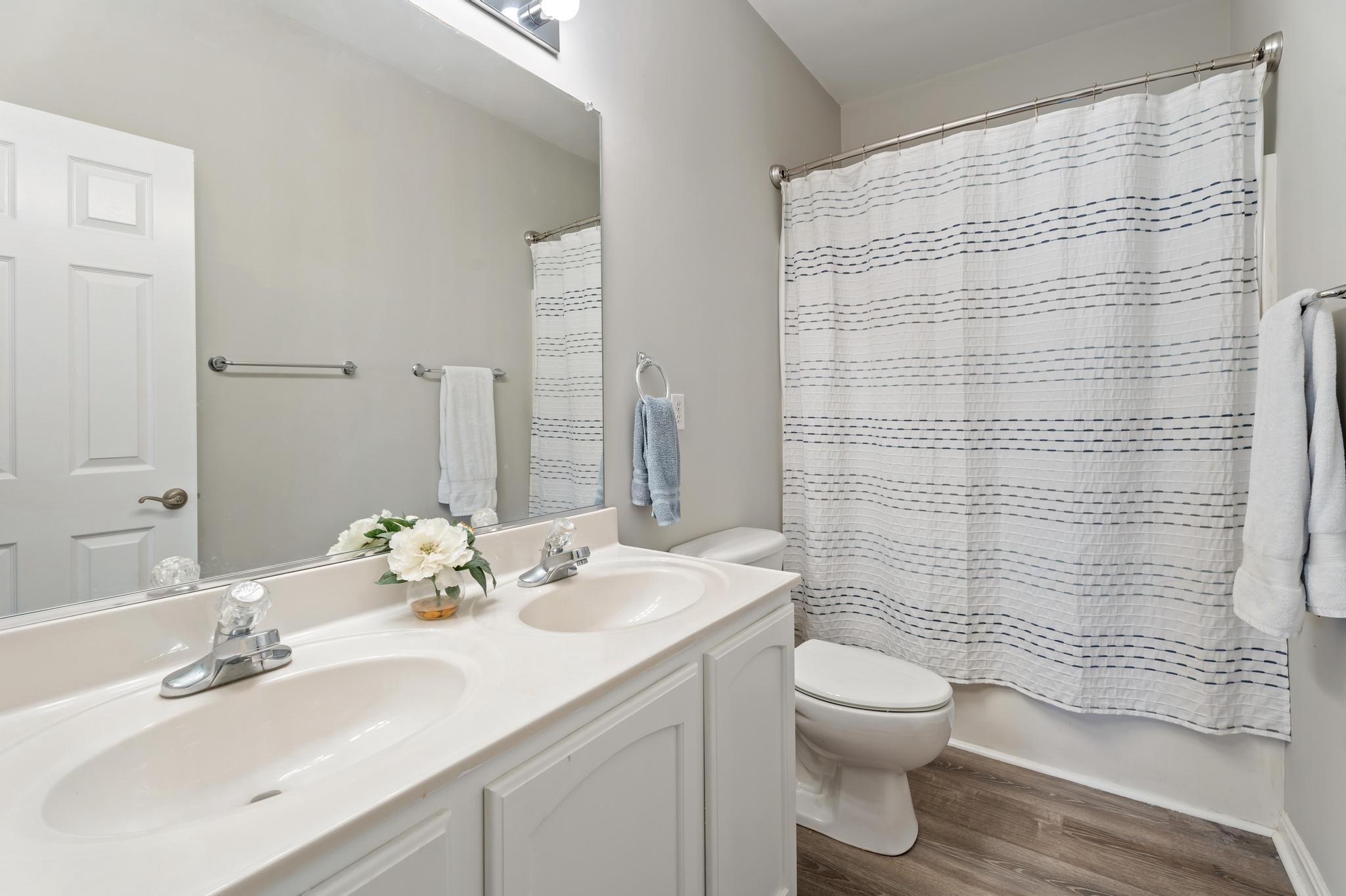 WOOD CREEK GOLF COMM - Residential