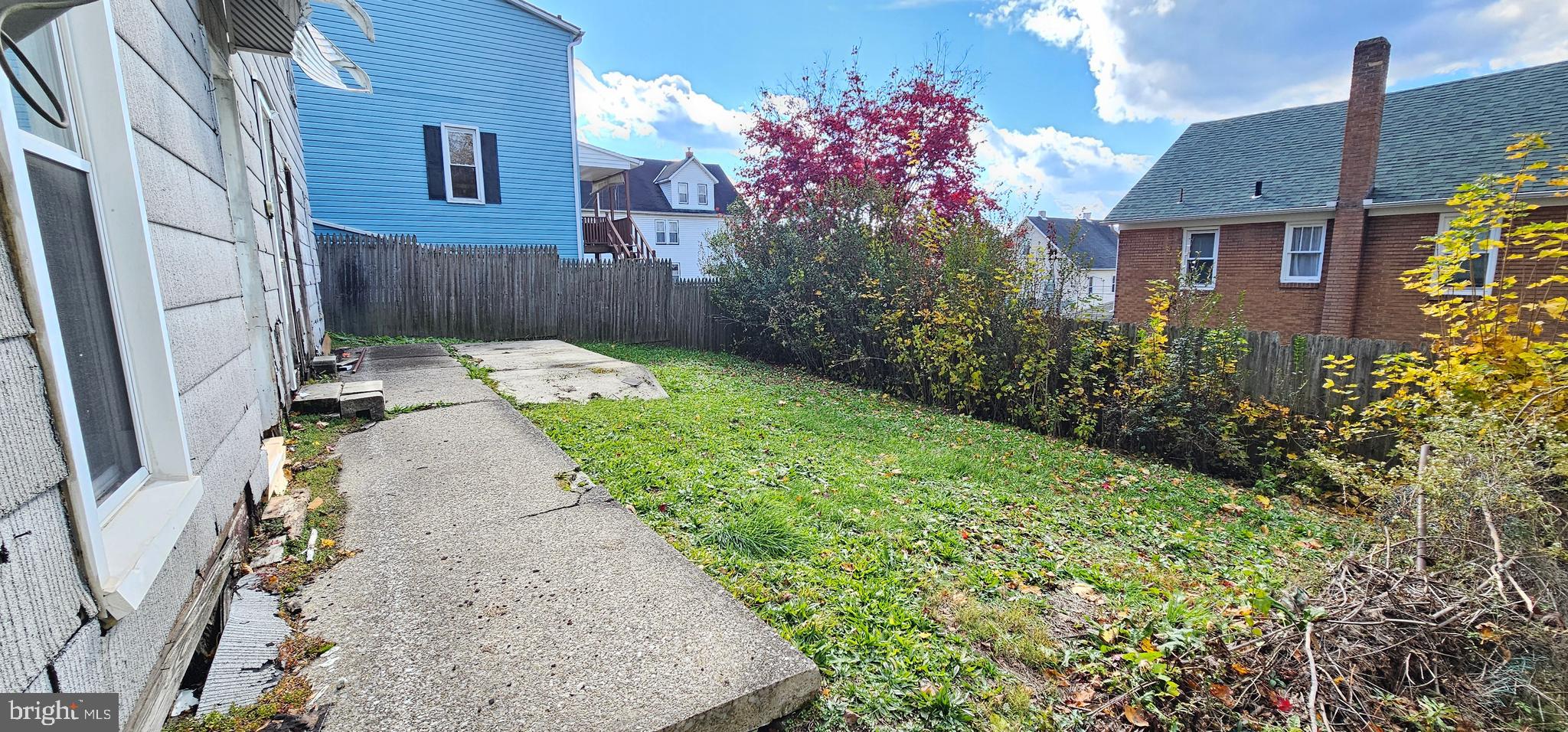 922-924 VON LUNEN ROAD