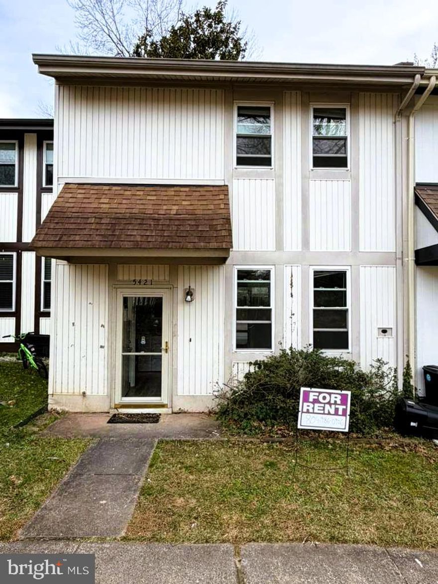 Welcome to this beautifully maintained townhome in the heart of Burke Centre. This light‑filled home offers a spacious main level with an open living and dining area, updated flooring, and a well‑appointed kitchen with ample cabinet space. The upper level features comfortable bedrooms and a refreshed full bath. The finished lower level provides additional living space ideal for a family room, home office, or guest area, along with a walk‑out to the private, fenced backyard.

Enjoy all the amenities of the Burke Centre community, including pools, trails, playgrounds, and nearby shopping and dining. Convenient access to major commuter routes, Fairfax County Pkwy, and the Burke Centre VRE. Zoned for the highly regarded Kings Park ES, Kings Glen ES, and Lake Braddock Secondary School.

Move‑in ready and perfectly located for comfort and convenience.