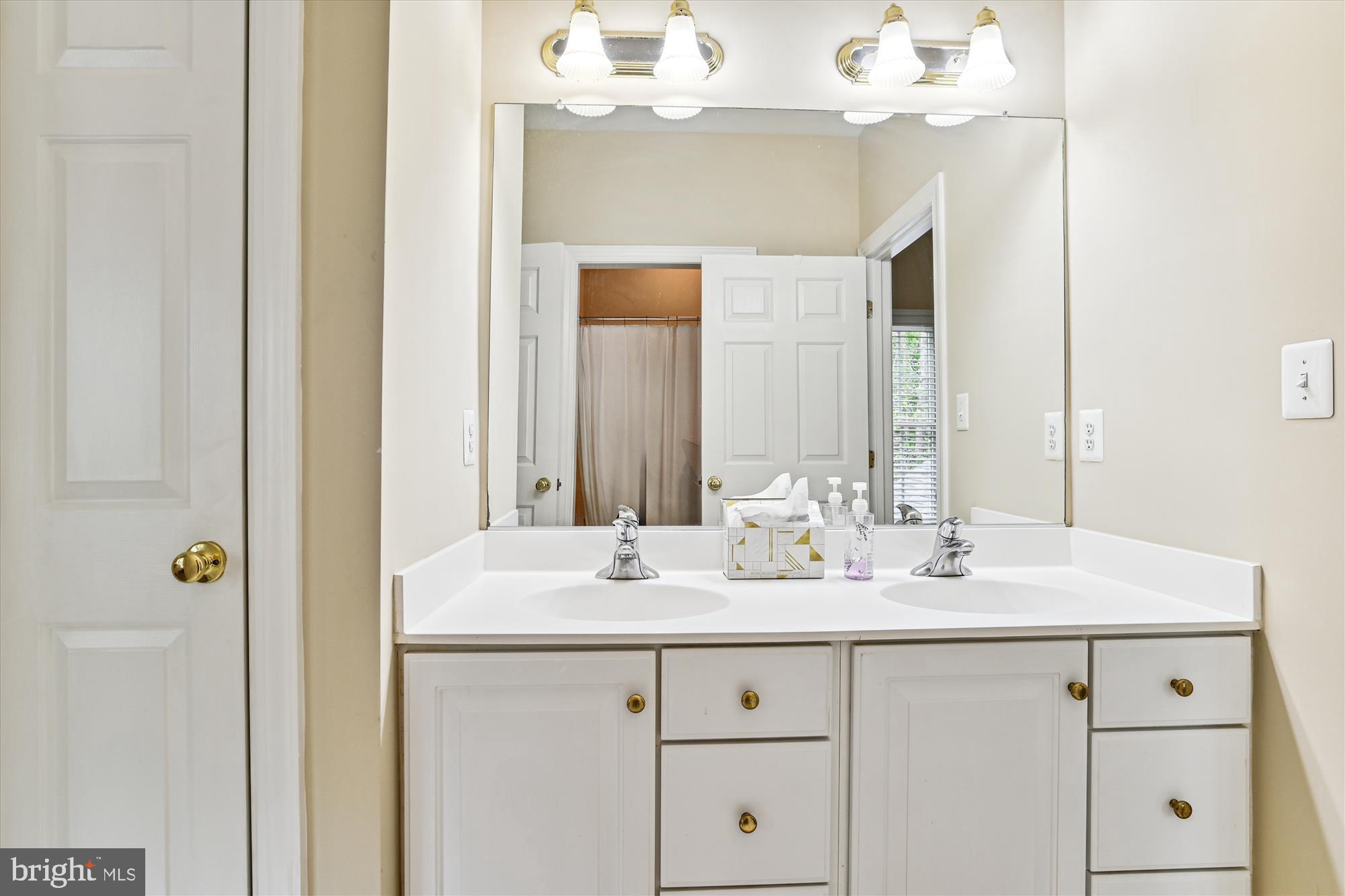 SOUTH RIVER COLONY - Residential