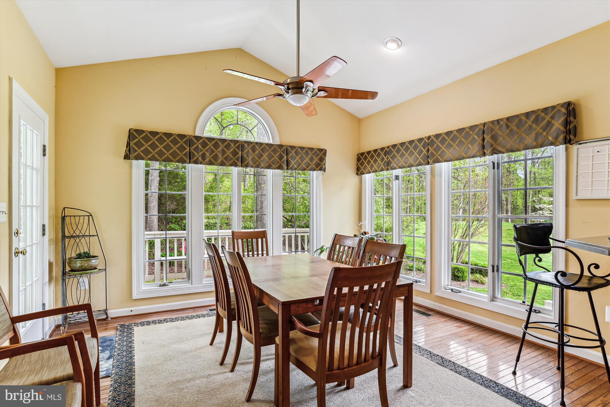 SOUTH RIVER COLONY - Residential