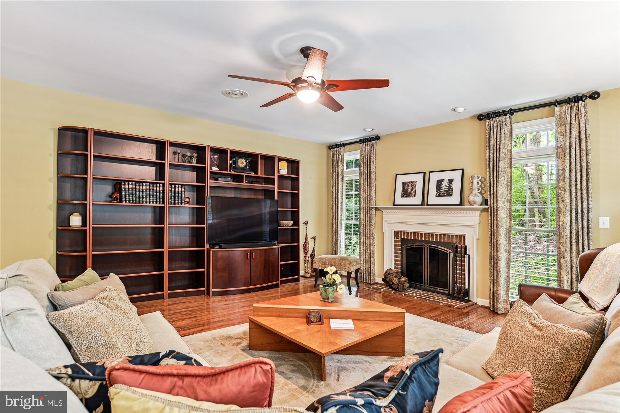 SOUTH RIVER COLONY - Residential