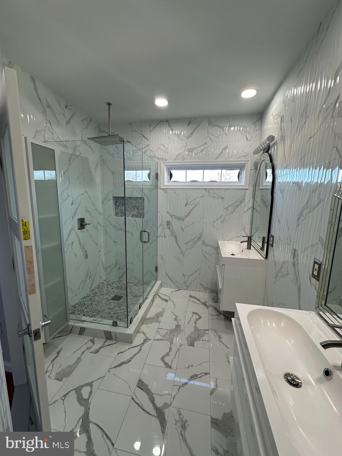 BRAMBLETON LANDBAY - Residential Lease