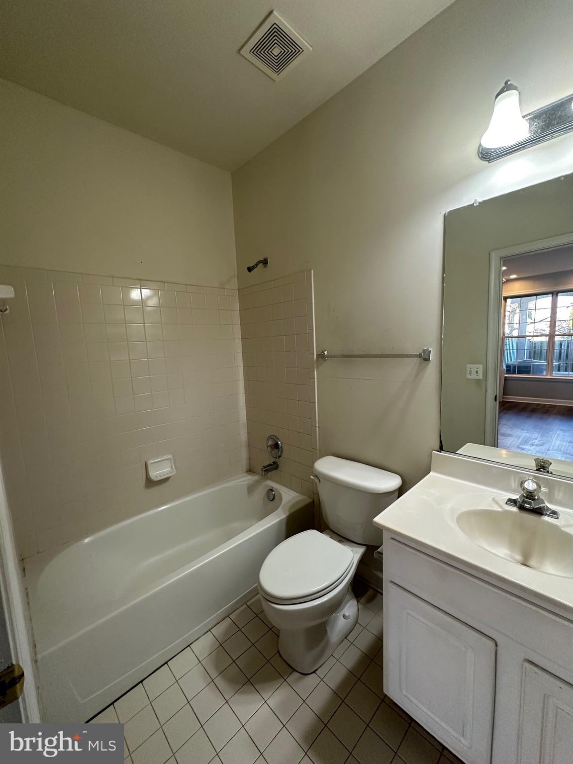 BRAMBLETON LANDBAY - Residential Lease