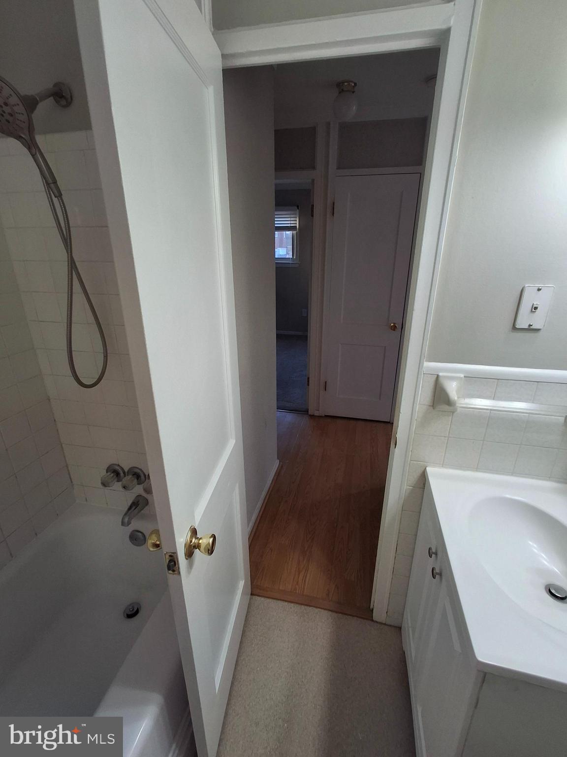 FAIRLAWN-LAUREL - Residential Lease